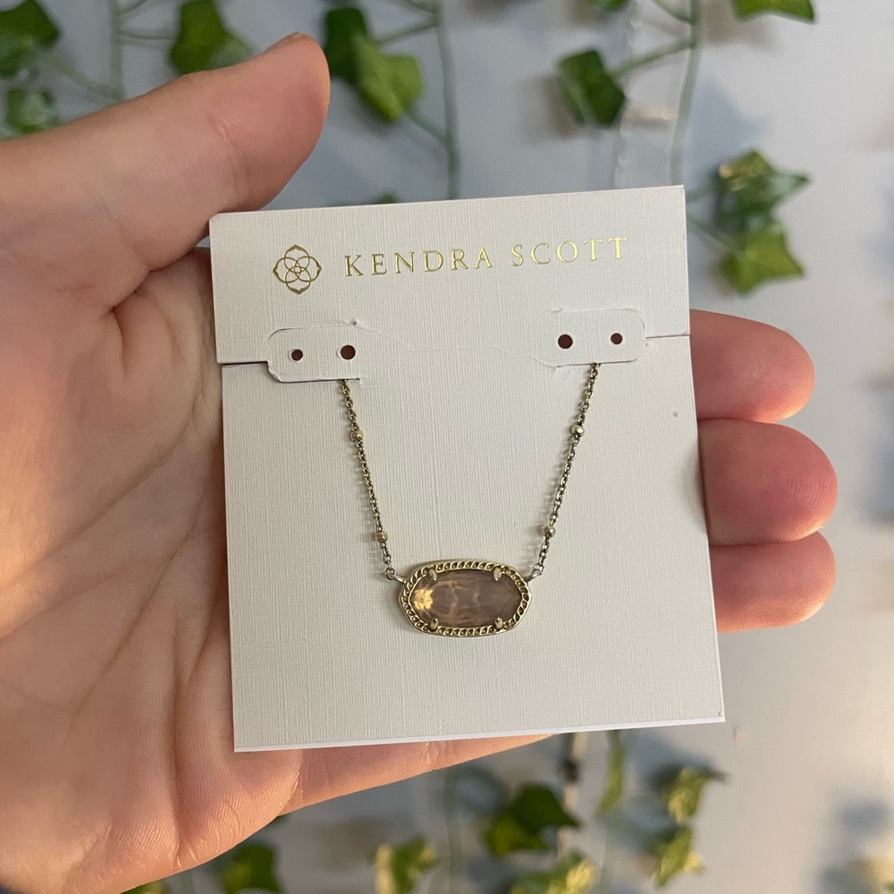 🩷PINK AND GOLD kendra Scott necklace🩷